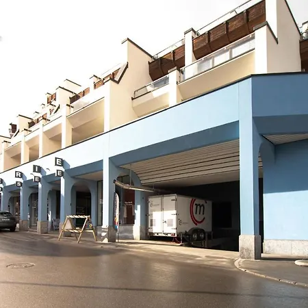 Galerie Obersee 3e - Lage - By *